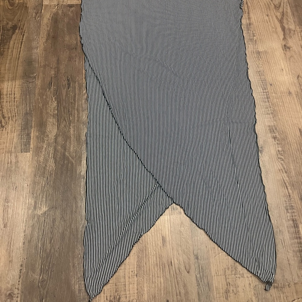 Striped Women's Wrap Scarf in Black and White